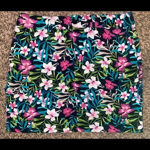 Super cute floral skort! 😍